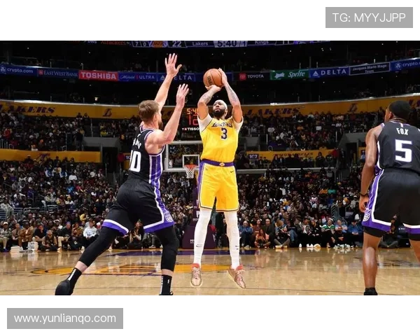 戴维斯边路突破助攻分析，球队迎来关键比赛胜利的良好状态